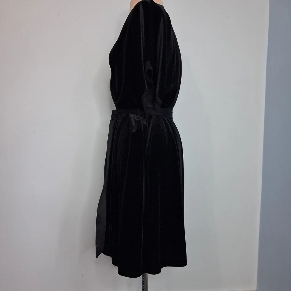 Black‎ Velvet Lace Trim Chemise and Robe Set with Satin Bow and Belt 2 Piece Set